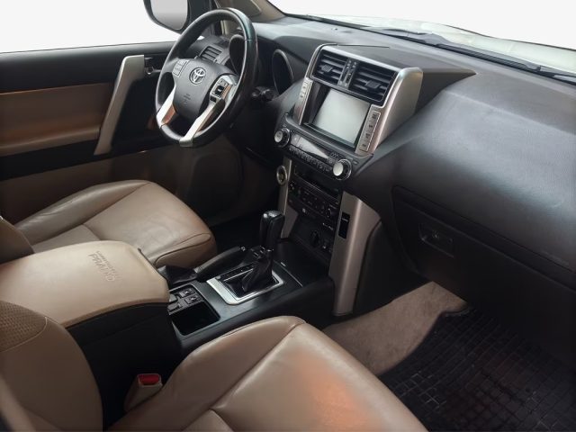 TOYOTA Land Cruiser usata, con Alzacristalli elettrici
