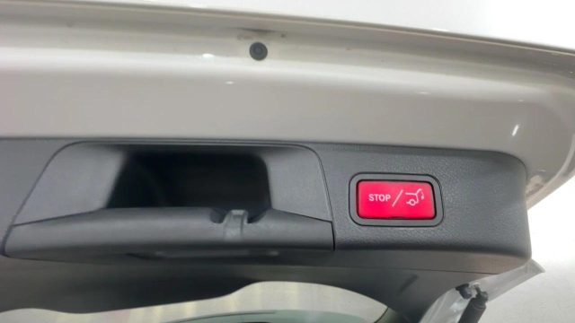 MERCEDES-BENZ GLB 180 usata, con Controllo automatico clima