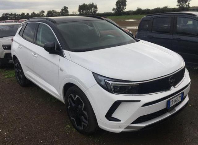 OPEL Grandland usata, con Airbag laterali