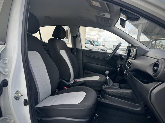 HYUNDAI i10 usata 24