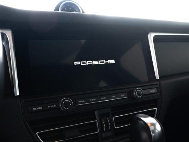 PORSCHE Macan usata 9