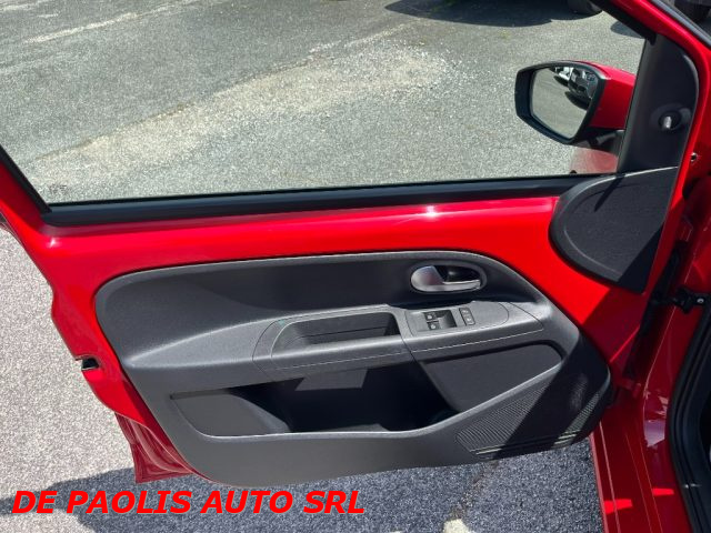 VOLKSWAGEN up! usata, con Alzacristalli elettrici