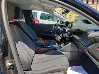 PEUGEOT 208 usata, con USB
