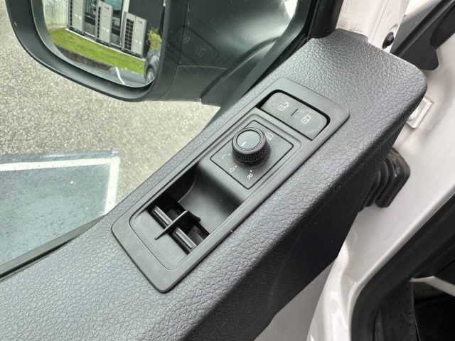 VOLKSWAGEN Transporter usata 20