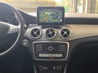 MERCEDES-BENZ GLA 200 usata, con Fari LED