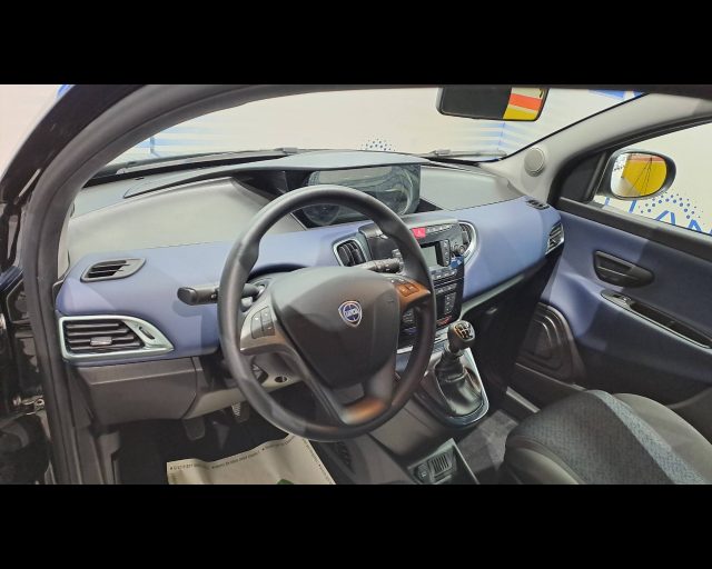 LANCIA Ypsilon usata, con Controllo automatico clima