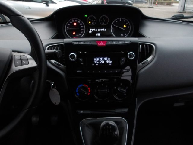 LANCIA Ypsilon usata 12