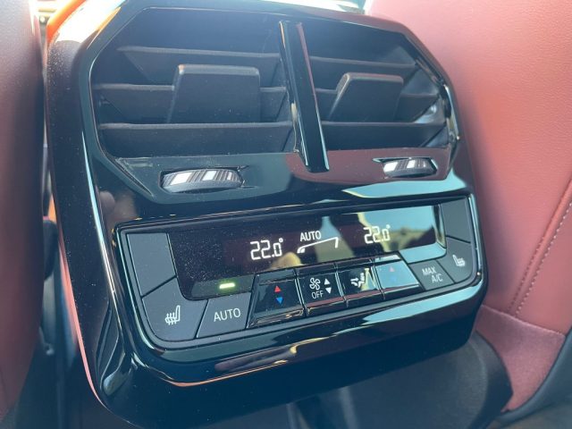 BMW iX usata, con Telecamera per parcheggio assistito