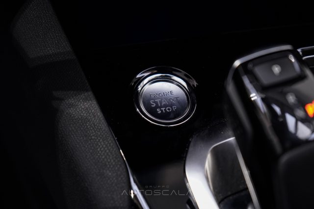 PEUGEOT 3008 usata, con Fari LED
