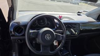 VOLKSWAGEN up! usata, con Volante in pelle