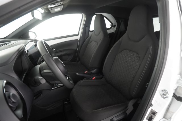 TOYOTA Aygo X usata 2