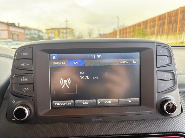 HYUNDAI Kona usata, con Volante in pelle
