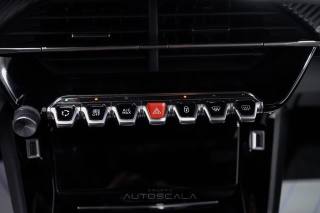 PEUGEOT 2008 usata, con Volante in pelle