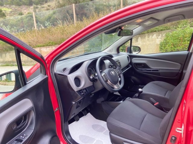 TOYOTA Yaris usata, con USB