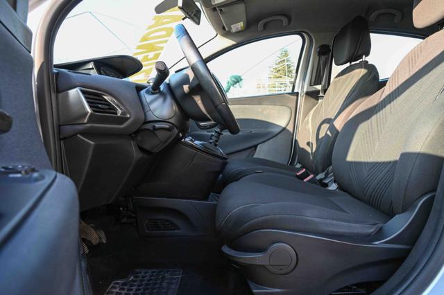 LANCIA Ypsilon usata, con Park Distance Control