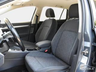 VOLKSWAGEN Golf Variant usata, con Luci diurne LED