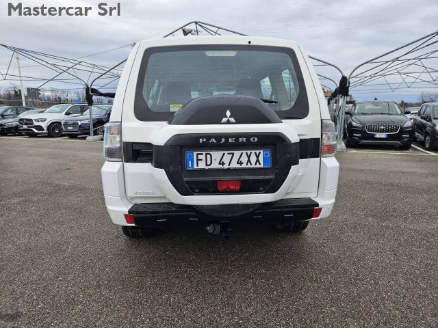 MITSUBISHI Pajero usata, con Autoradio