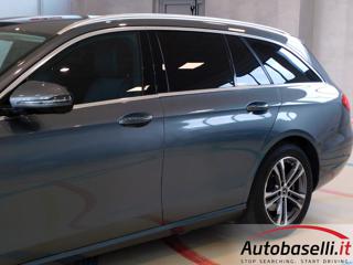 MERCEDES-BENZ E 220 usata, con Leve al volante
