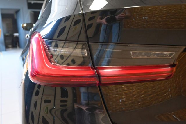 BMW 330 usata 19