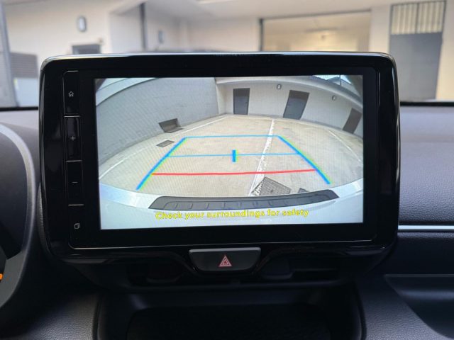 TOYOTA Yaris usata, con Autoradio digitale