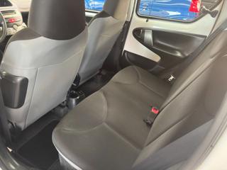 TOYOTA Aygo usata, con Sedile posteriore sdoppiato