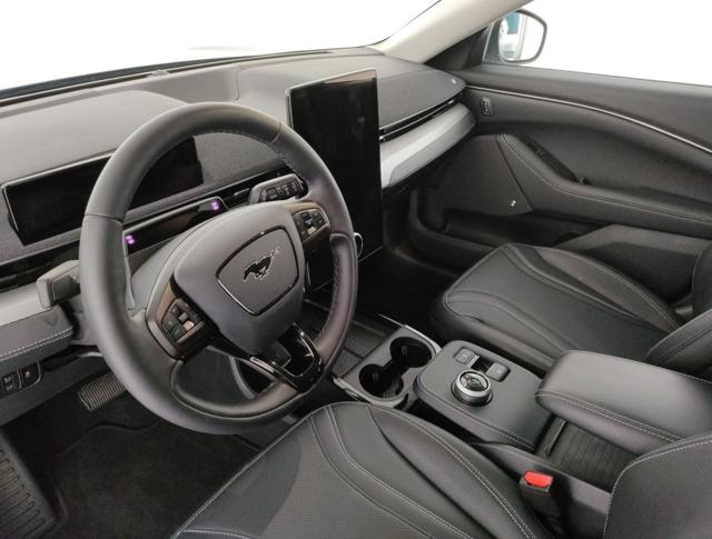 FORD Mustang Mach-E usata, con Autoradio