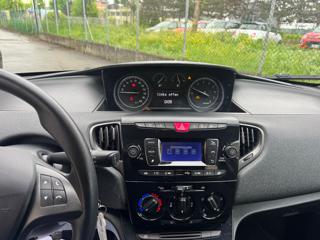 LANCIA Ypsilon usata, con ESP