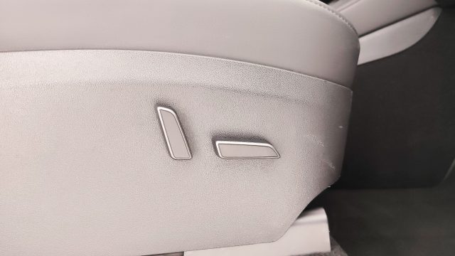 TESLA Model Y usata, con Volante riscaldabile