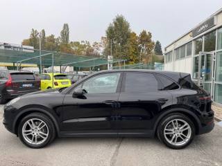 PORSCHE Cayenne usata, con Autoradio