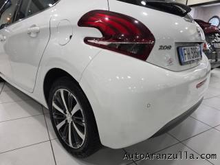 PEUGEOT 208 usata, con Volante multifunzione