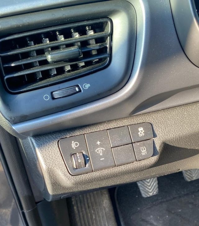 KIA Stonic usata 17