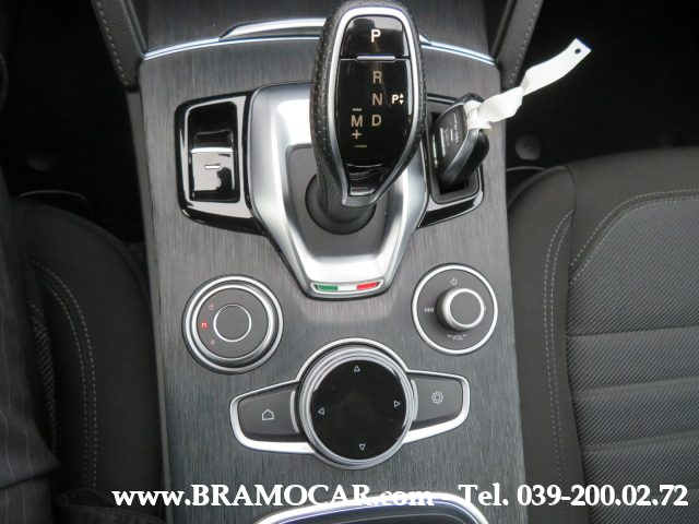 ALFA ROMEO Stelvio usata, con Volante in pelle