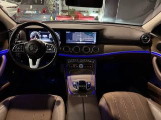 MERCEDES-BENZ E 220 usata, con Controllo trazione
