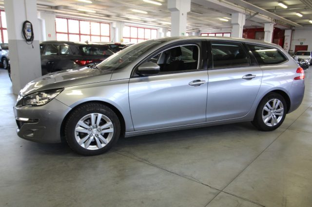 PEUGEOT 308 usata, con Airbag