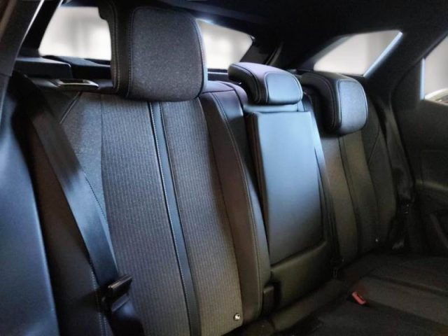 PEUGEOT 3008 usata, con Sistema di navigazione