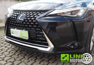 LEXUS UX 250h usata, con Fari full-led