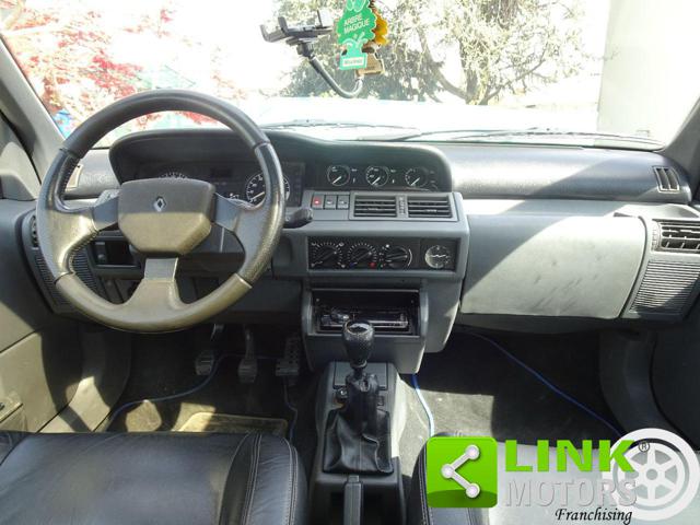 RENAULT Clio usata, con Spoiler