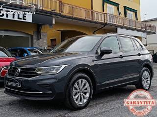 VOLKSWAGEN Tiguan usata, con Leve al volante