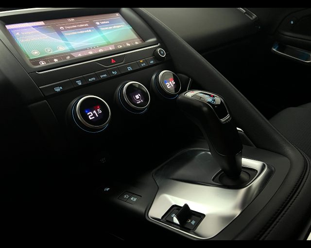 JAGUAR E-Pace usata, con Sospensioni pneumatiche