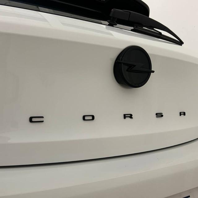 OPEL Corsa usata, con Sensori di parcheggio anteriori