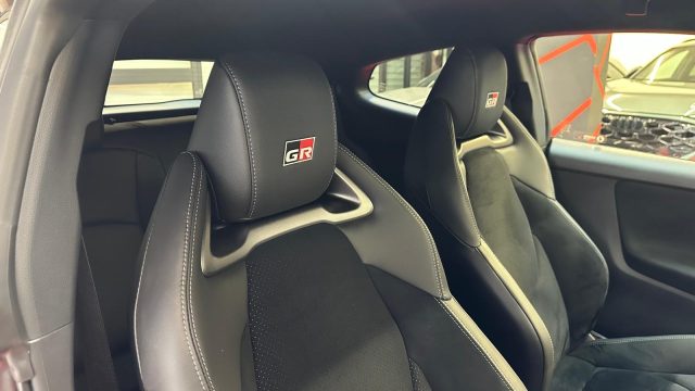 TOYOTA Yaris usata, con Servosterzo