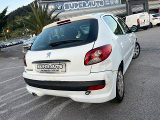 PEUGEOT 206 usata, con Autoradio