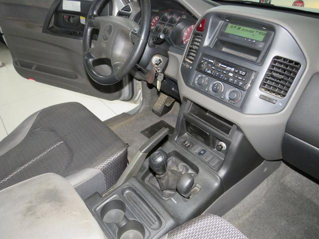 MITSUBISHI Pajero usata, con Sedile posteriore sdoppiato