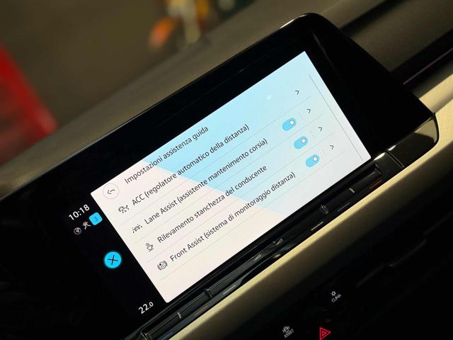 VOLKSWAGEN Golf usata, con Touch screen