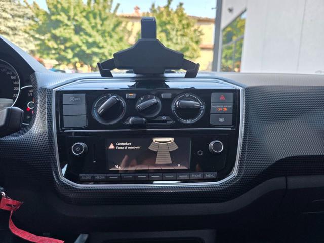 VOLKSWAGEN up! usata, con Volante multifunzione