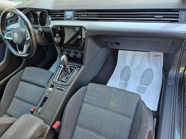 VOLKSWAGEN Passat Variant usata, con ESP