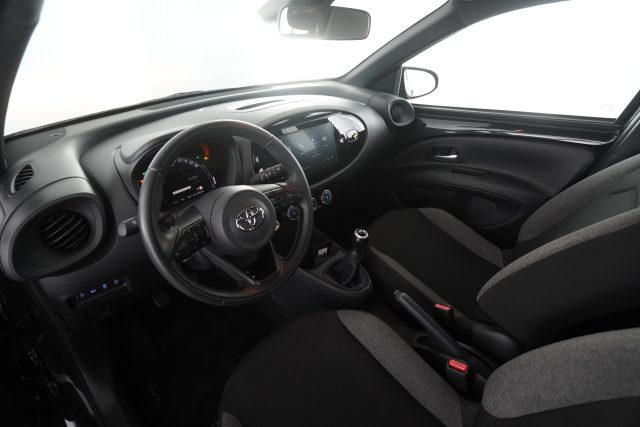 TOYOTA Aygo X usata 6