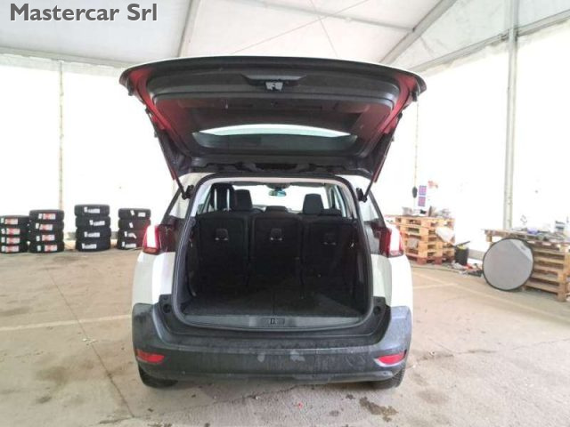 PEUGEOT 5008 usata, con Alzacristalli elettrici