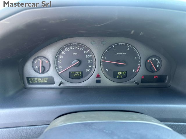 VOLVO V70 usata 13