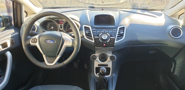 FORD Fiesta usata, con Autoradio